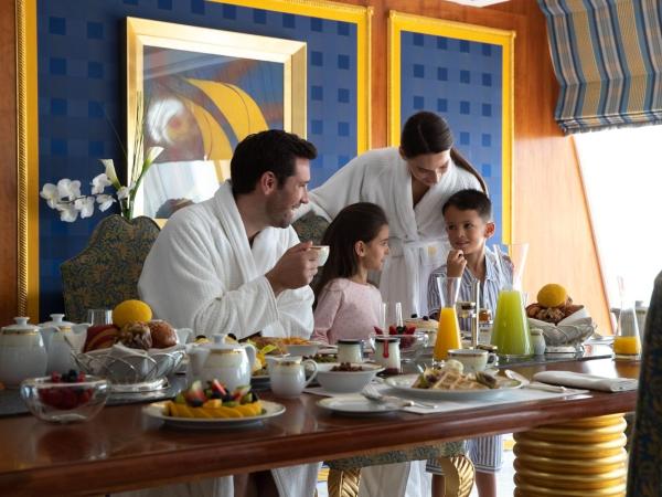 Jumeirah Burj Al Arab Dubai : photo 7 de la chambre suite familiale 3 chambres burj - vue sur mer et service de majordome (suite duplex - 670 m²)