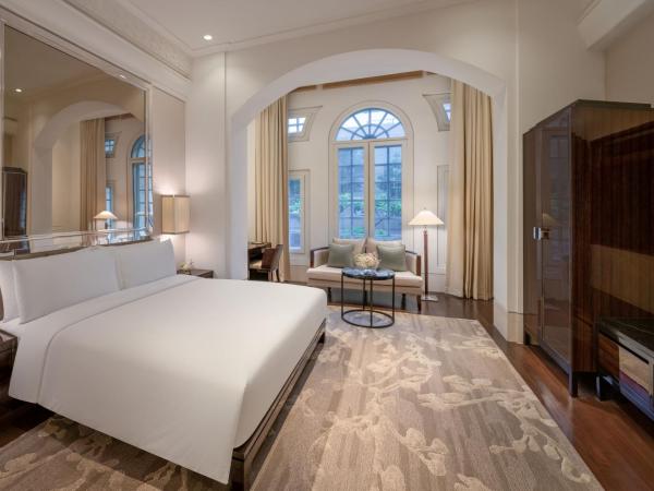 The Capitol Kempinski Hotel Singapore : photo 5 de la chambre hébergement spacieux de luxe avec lit king-size