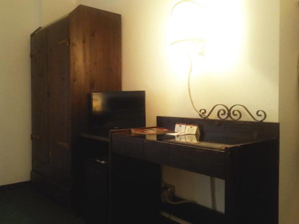 Hotel Giò Wine e Jazz Area : photo 7 de la chambre chambre double Économique