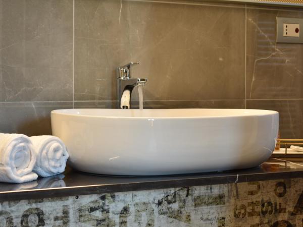 Royal Garden luxury rooms : photo 8 de la chambre chambre double standard