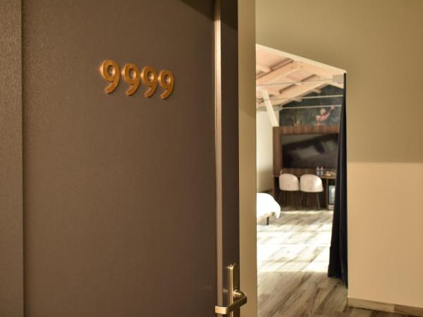 Royal Garden luxury rooms : photo 3 de la chambre chambre double avec baignoire spa