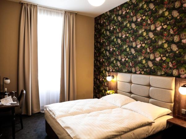 EA Hotel Victoria : photo 2 de la chambre chambre double supérieure