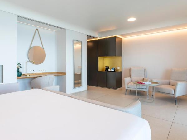 Hotel Spa Porta Maris by Melia : photo 3 de la chambre suite junior avec baignoire spa - vue sur mer