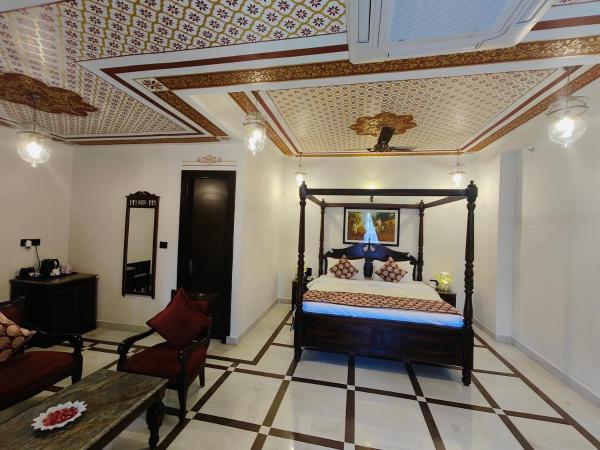 The Amar Mahal by Trulyy : photo 10 de la chambre suite