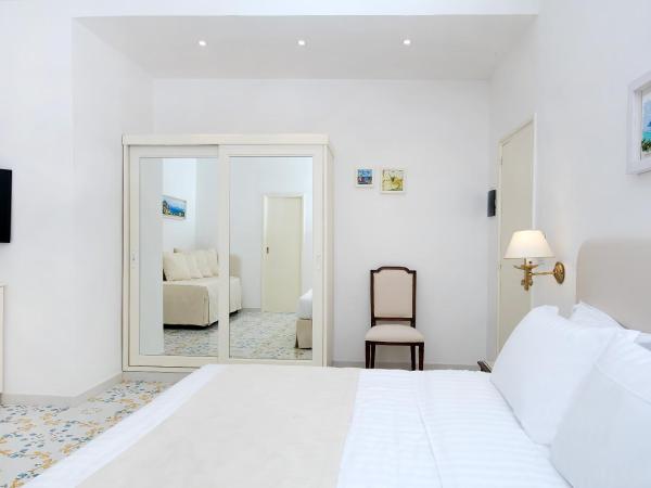 Hotel Syrene : photo 1 de la chambre chambre triple basique