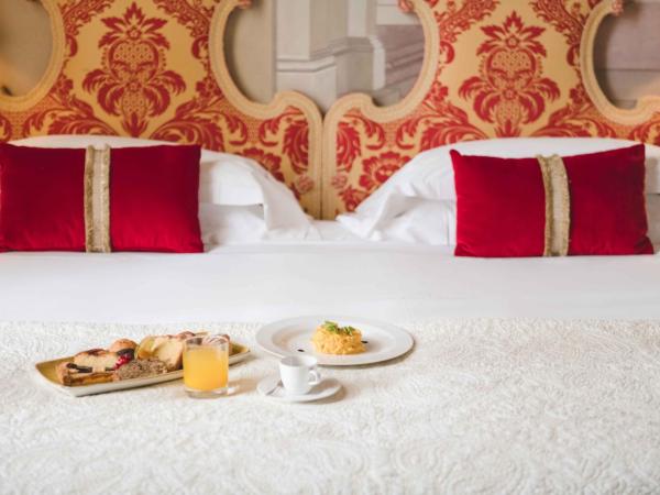 Grand Hotel Continental Siena - Starhotels Collezione : photo 6 de la chambre chambre double ou lits jumeaux deluxe avec terrasse
