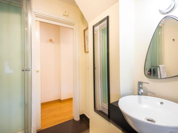 Hotel Donosti : photo 9 de la chambre chambre double avec salle de bains privative