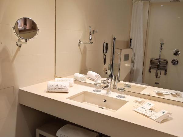 Catalonia Plaza Mayor : photo 4 de la chambre chambre double ou lits jumeaux - accessible aux personnes à mobilité réduite