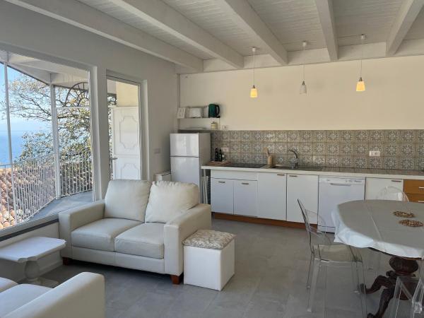 Residence Terra Rossa Taormina : photo 4 de la chambre appartement 3 chambres