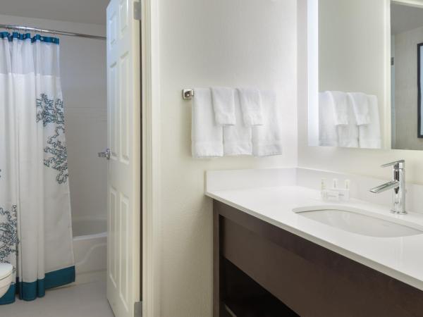 Residence Inn Savannah Midtown : photo 3 de la chambre suite 1 chambre lit queen-size avec canapé-lit