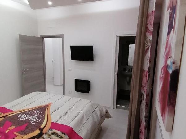 Maison Rinaldi SrL : photo 5 de la chambre chambre lit king-size avec balcon