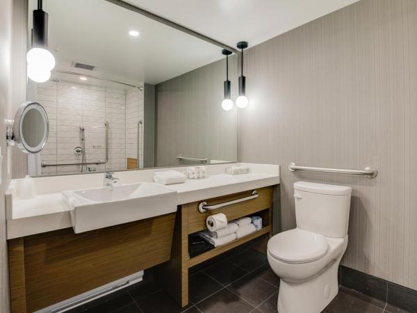 Sandman Signature Saskatoon South Hotel : photo 4 de la chambre accessible room, 1 queen bed