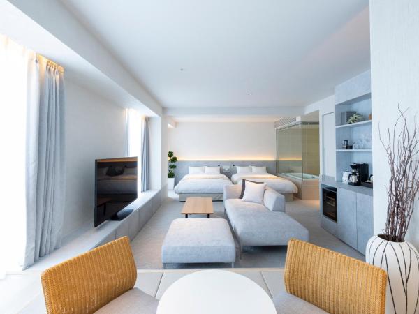 ROYAL CHESTER NAGASAKI hotel&retreat : photo 1 de la chambre suite junior avec espace tatami