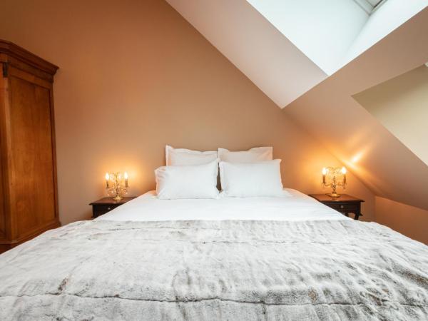 Domaine de Charnay - Résidence de charme : photo 6 de la chambre suite lit king-size