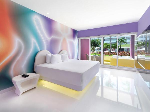 Temptation Cancun Resort - All Inclusive - Adults Only : photo 4 de la chambre hébergement de luxe avec jacuzzi