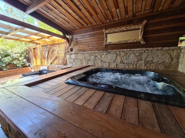 Chambre d'hôte Casa Maredda : photo 4 de la chambre suite lit king-size avec jacuzzi et sauna privés
