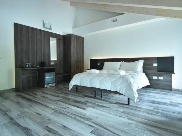 Royal Garden luxury rooms : photo 10 de la chambre chambre double avec salle de bains privative