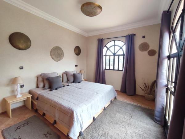 Riad Bini-Ddik : photo 1 de la chambre chambre lit king-size - vue sur piscine