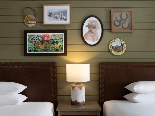 Hyatt Regency Hill Country Resort & Spa : photo 3 de la chambre chambre 2 lits queen-size avec douche accessible en fauteuil roulant