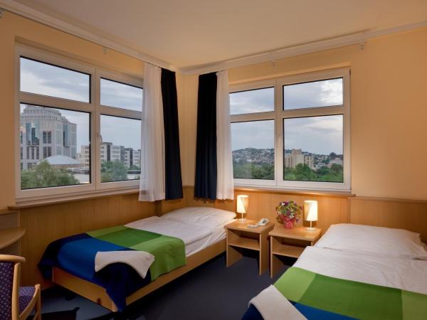 Jagelló Business Hotel : photo 6 de la chambre chambre lits jumeaux