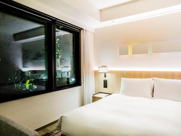 Hyatt Place Kyoto : photo 3 de la chambre chambre lit king-size - vue sur jardin