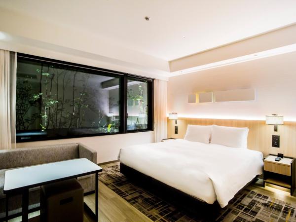 Hyatt Place Kyoto : photo 7 de la chambre chambre lit king-size - vue sur jardin