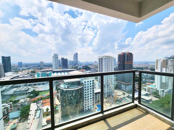 R&F Princess Cove CIQ Premium Sea View Suites by NEO : photo 5 de la chambre appartement 3 chambres