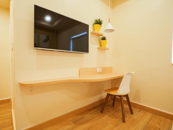 Bloom Hotel Koramangala : photo 5 de la chambre chambre standard lit queen-size