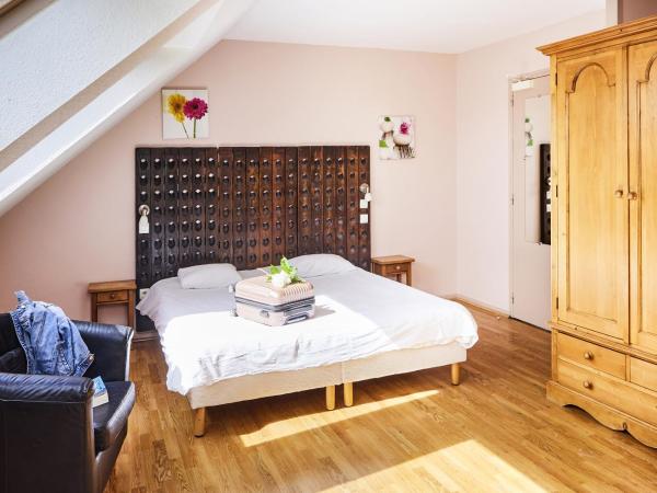 Logis Bagatelle - 51530 Dizy : photo 3 de la chambre chambre quadruple