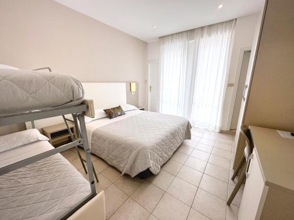 Aura Living Hotel : photo 5 de la chambre chambre triple standard