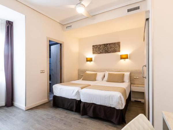 Sweet Hotel Continental : photo 8 de la chambre chambre triple (3 adultes)