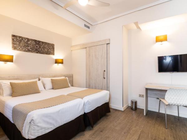 Sweet Hotel Continental : photo 6 de la chambre chambre triple (3 adultes)