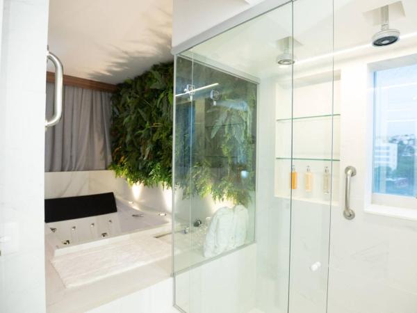 Intercity BH Expo : photo 6 de la chambre suite deluxe avec baignoire spa
