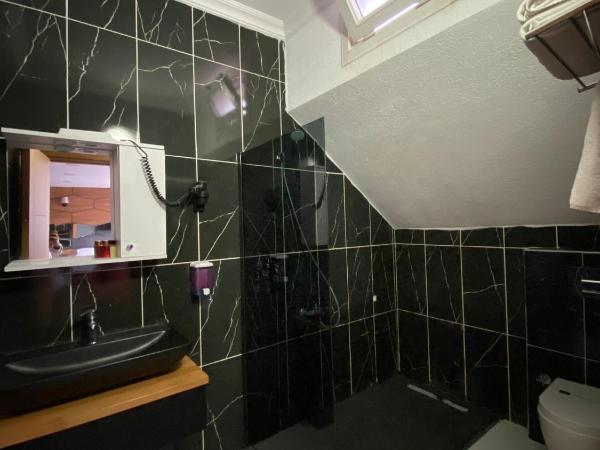 HİLL SUİTES : photo 7 de la chambre chambre double avec terrasse