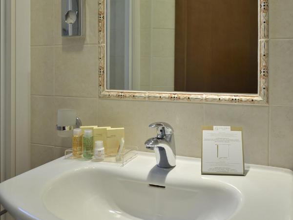 Hotel Athena : photo 4 de la chambre petite chambre double ou lits jumeaux