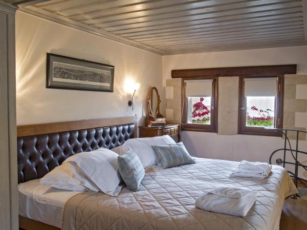 Ionas Boutique Hotel : photo 4 de la chambre suite avec baignoire spa