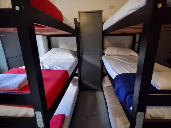 Oh! Madalena Hostel : photo 3 de la chambre lit simple dans dortoir mixte