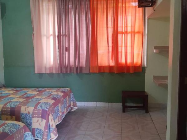 Hotel Avenida : photo 5 de la chambre chambre triple