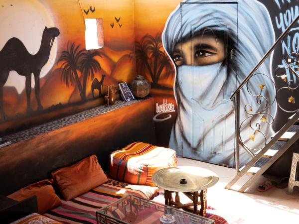 Booking and hosting medina : photo 8 de la chambre dortoir mixte de 6 lits