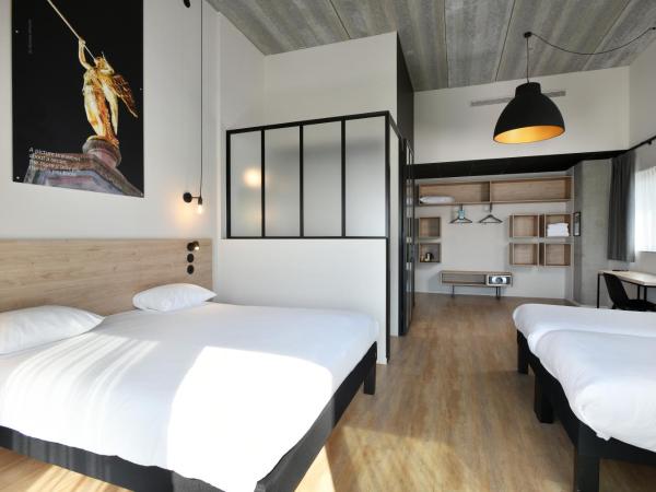 ibis Styles Namur : photo 4 de la chambre chambre familiale standard avec 1 lit double et canapé