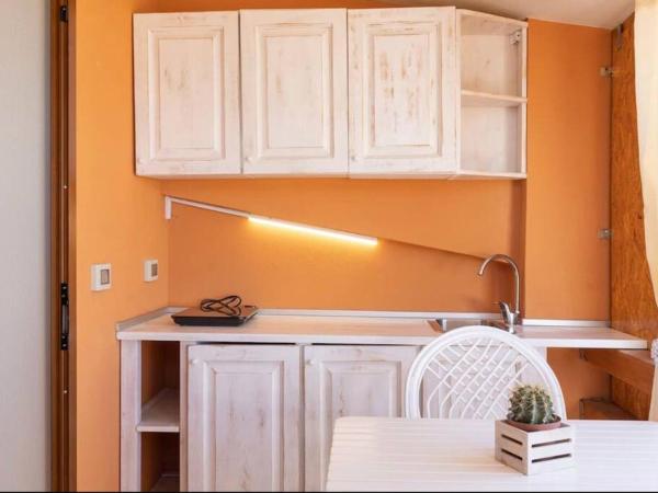 Casa Sharon appartamento vista mare ad Olbia : photo 9 de la chambre chambre double avec salle de bains privative