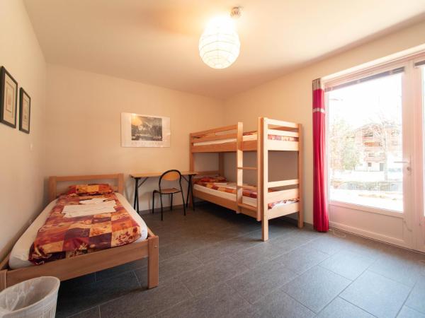 Chalet Annapurna : photo 5 de la chambre chambre triple avec salle de bains privative