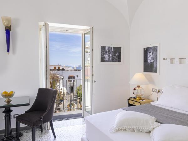 Roccobarocco Boutique Hotel : photo 3 de la chambre chambre double deluxe - vue latérale sur mer