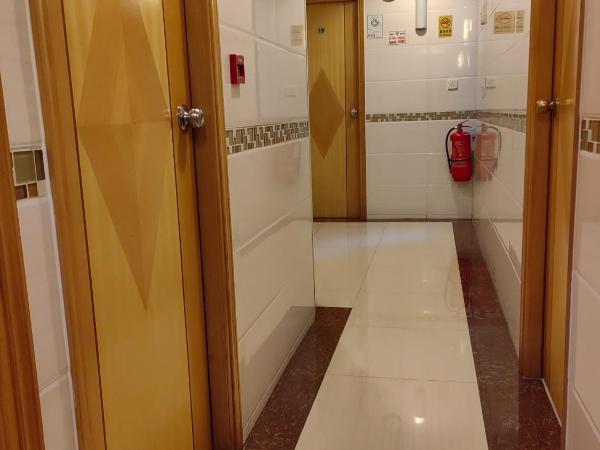 香港太阳宾馆 : photo 3 de la chambre chambre simple standard avec salle de bains commune