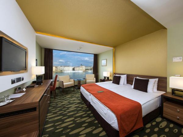 Boutique Hotel Victoria Budapest : photo 1 de la chambre chambre double ou lits jumeaux - vue sur rivière