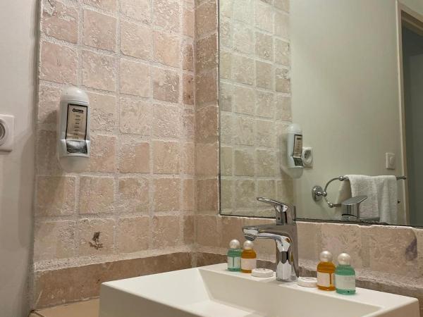 Château Catherine de Montgolfier B&B et Gites : photo 4 de la chambre chambre double supérieure