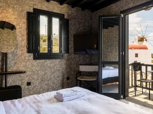 She Mykonos Boutique Hotel : photo 6 de la chambre chambre double deluxe avec balcon - vue sur mer