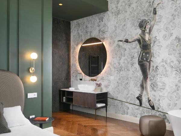 Almayer Art & Heritage Adults Only Hotel and Dépendance rooms : photo 4 de la chambre chambre double deluxe avec balcon - bâtiment annexe