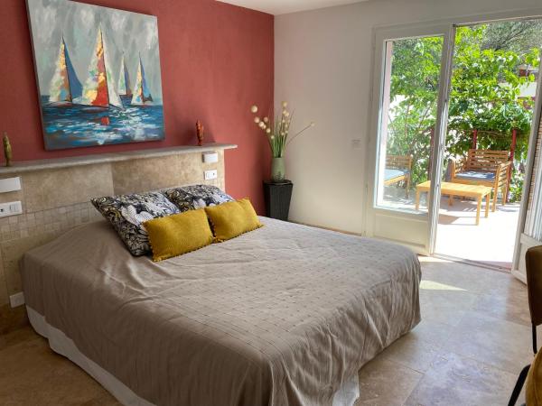 Casa di Floumy : photo 7 de la chambre chambre double - vue sur jardin