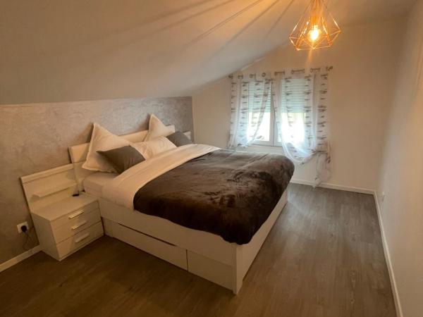 Maisonnette avec terrasse : photo 1 de la chambre suite familiale